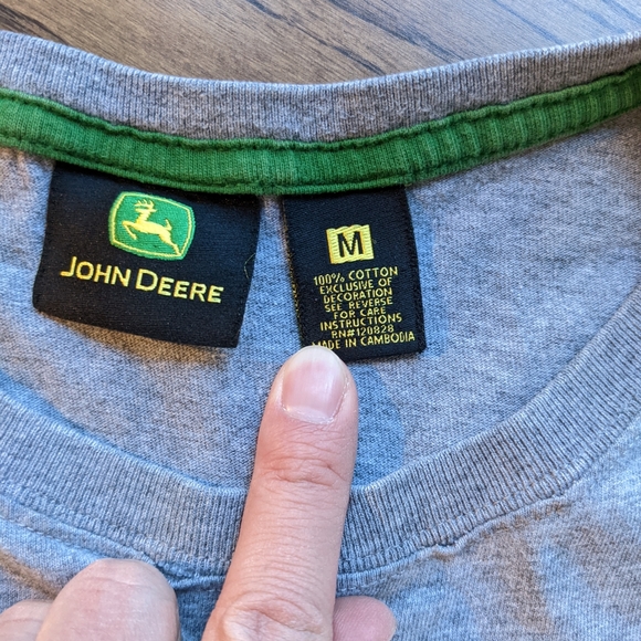 John Deere Long Sleeve Shirt Size M - Picture 3 of 5